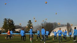 Zanetti ha consegnato i loro diplomi agli allenatori dell’Inter Academy Yihai Beijing