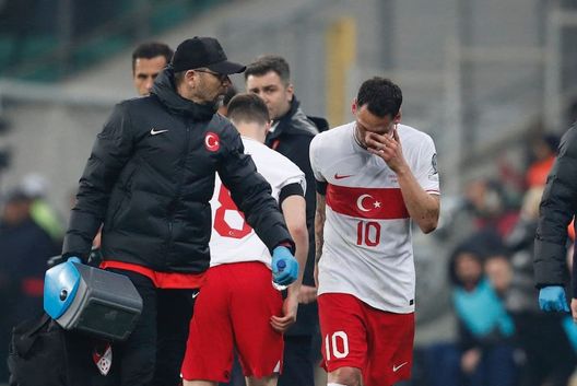 Kuntz, ct Turchia: “Calhanoglu ha uno stiramento all’inguine. Capiremo quanto è grave dopo…”- immagine 2