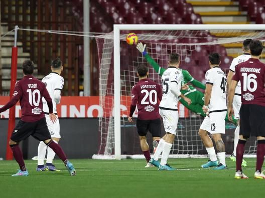 Doppietta su punizione: con Verdi anche Sneijder, Biraghi, Sinisa e… Sinisa- immagine 2