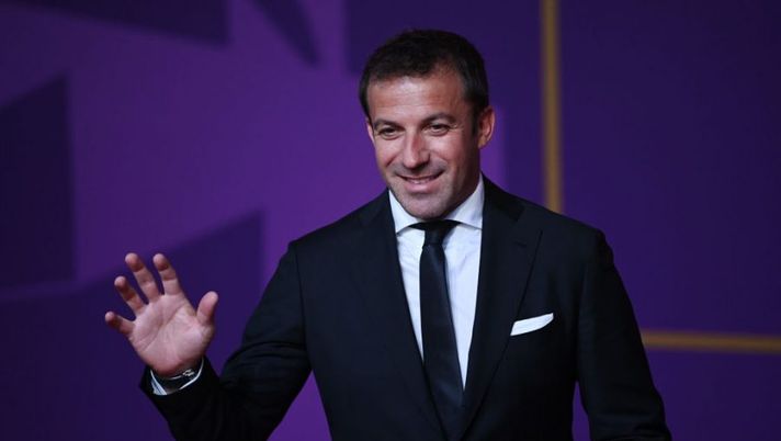 DOHA, QATAR - APRIL 01: Alessandro Del Piero arrives prior to the FIFA World Cup Qatar 2022 Final Draw at the Doha Exhibition Center on April 01, 2022 in Doha, Qatar. (Photo by Shaun Botterill/Getty Images) Del Piero: “Perché Allegri non va esonerato: la Juve è prima nell’altro campionato” - immagine 1