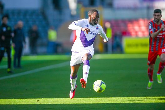 CREMONA, ITALY - MARCH 12: Jonathan Ikone of ACF Fiorentina competes during the Serie A match between US Cremonese and ACF Fiorentina at Stadio Giovanni Zini on March 12, 2023 in Cremona, Italy. (Photo by Marco M. Mantovani/Getty Images) Ikone