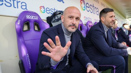 GERMOGLI PH: 11 DICEMBRE 2021 FIRENZE STADIO ARTEMIO FRANCHI SERIE A FIORENTINA VS SALERNITANA NELLA FOTO MISTER VINCENZO ITALIANO GERMOGLI PH: 11 DICEMBRE 2021 FIRENZE STADIO ARTEMIO FRANCHI SERIE A FIORENTINA VS SALERNITANA NELLA FOTO MISTER VINCENZO ITALIANO