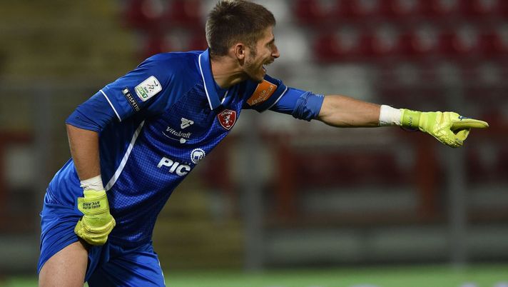 PERUGIA, ITALY - JULY 27: Guglielmo Vicario of AC Perugia in action during the serie B match between AC Perugia and Trapani Calcio at Stadio Renato Curi on July 27, 2020 in Perugia, Italy. (Photo by Giuseppe Bellini/Getty Images for Lega Serie B) PERUGIA, ITALY - JULY 27: Guglielmo Vicario of AC Perugia in action during the serie B match between AC Perugia and Trapani Calcio at Stadio Renato Curi on July 27, 2020 in Perugia, Italy. (Photo by Giuseppe Bellini/Getty Images for Lega Serie B)