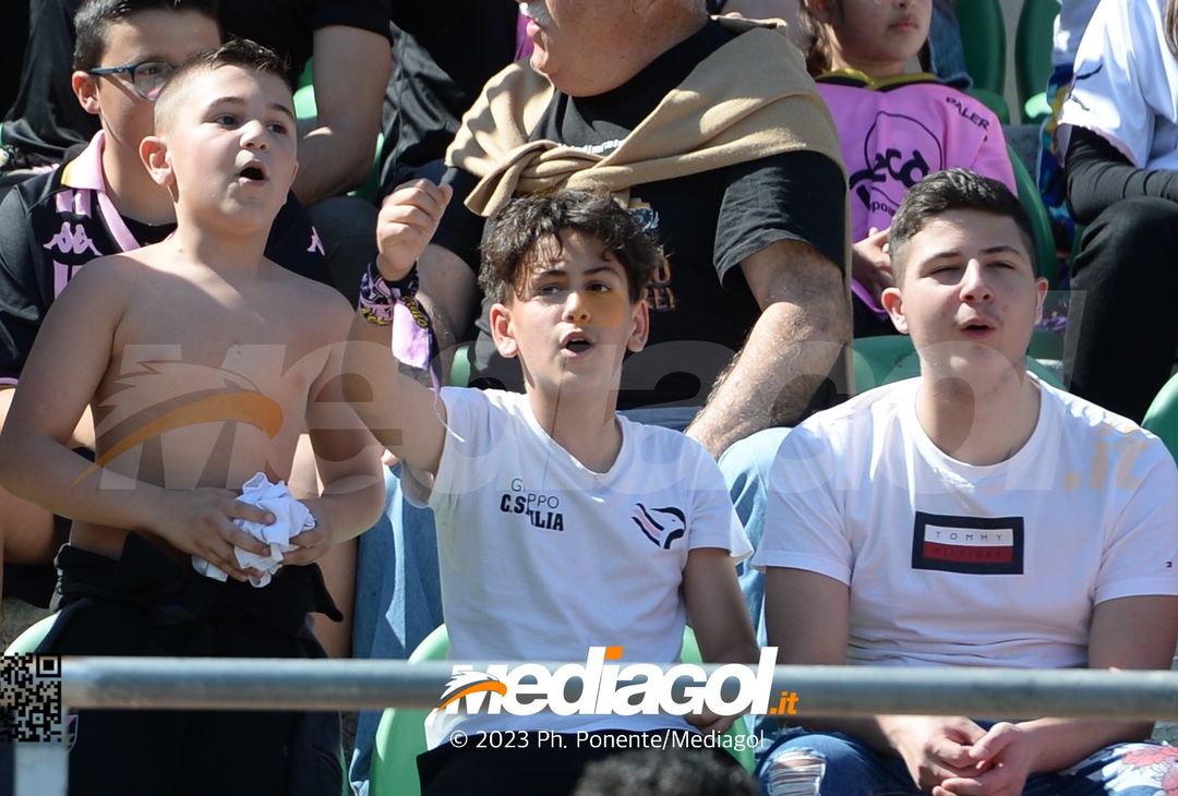 FOTOTIFO Palermo-Spal 2-1, gli scatti ai tifosi al “Renzo Barbera” (GALLERY) - immagine 78