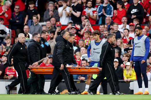(Photo by Catherine Ivill/Getty Images) Antony, quasi out per la finale-derby contro il City: all’Old Trafford in stampelle!- immagine 2