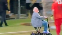 Serie C, Lecco-Pordenone: Di Nunno in campo per protestare | VIDEO