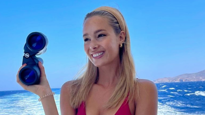 Viky, fisico strepitoso in costume. Lady Pellé prosegue le vacanze in Grecia Viky, fisico strepitoso in costume. Lady Pellé prosegue le vacanze in Grecia