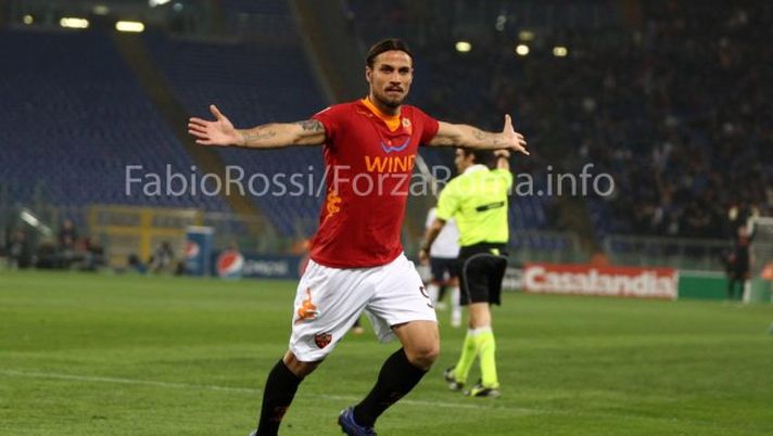 Roma-Genoa 'Te lo dico su Facebook': “Lo sentite? E' tornatooooooooo” Roma-Genoa 'Te lo dico su Facebook': “Lo sentite? E' tornatooooooooo” - immagine 1