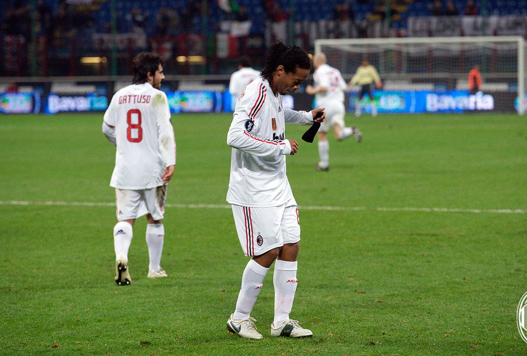 FOTOGALLERY – Il Ronaldinho rossonero - immagine 3
