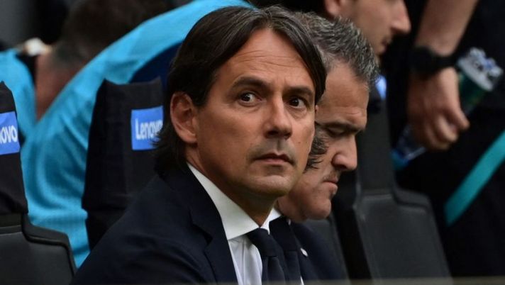 Inter Milan's Italian head coach Simone Inzaghi attends the Italian Serie A football match between Inter and Sampdoria on May 22, 2022 at the Giuseppe-Meazza (San Siro) stadium in Milan. (Photo by MIGUEL MEDINA / AFP) (Photo by MIGUEL MEDINA/AFP via Getty Images) Inzaghi: “Onore al Milan. A luglio ci davano quarti, ora l’incontro con Zhang e su Correa…” - immagine 1