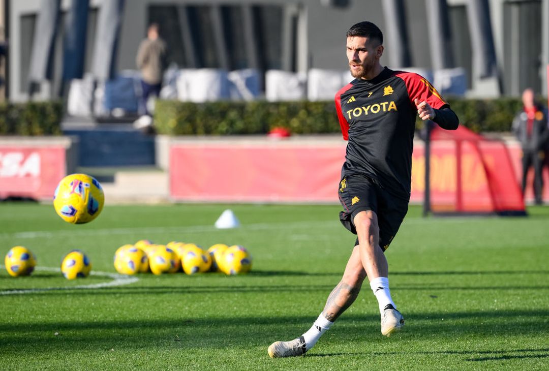 Trigoria, vigilia di Frosinone-Roma: la ‘festa’ dei compagni a Celik – FOTO GALLERY - immagine 11