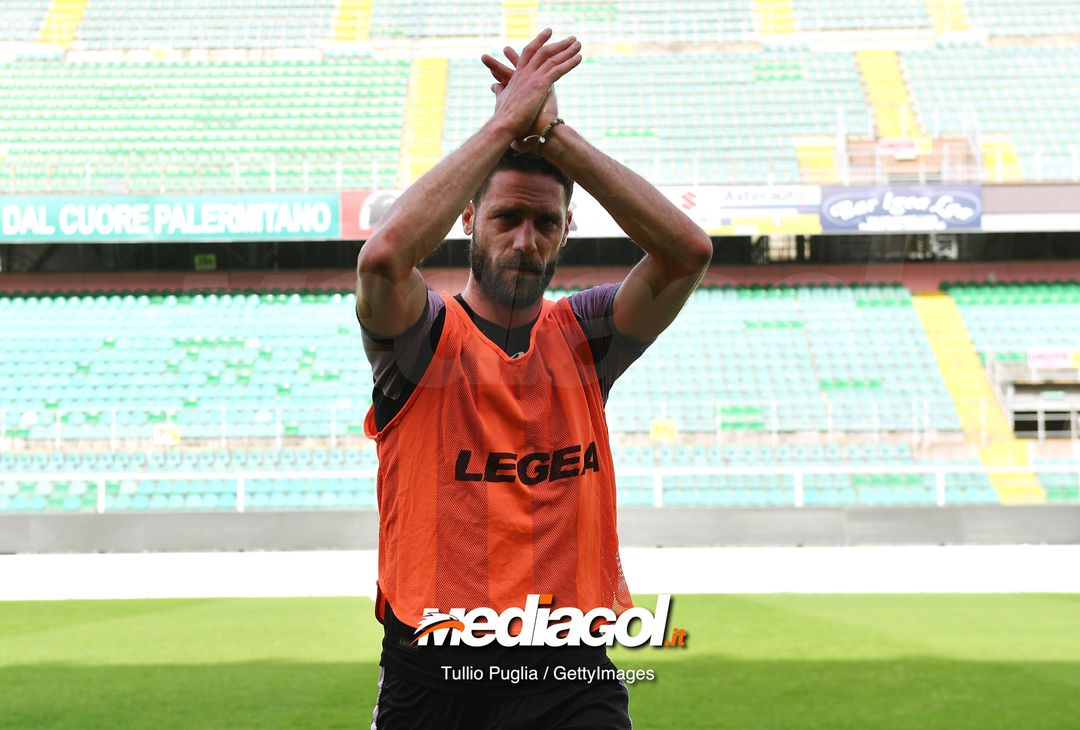  PALERMO, ITALY - APRIL 25:  Andrea Rispoli of US Citta' di Palermo, greets supporters after a training session at Stadio Renzo Barbera on April 25, 2019 in Palermo, Italy. (Photo by Tullio M. Puglia/Getty Images) 