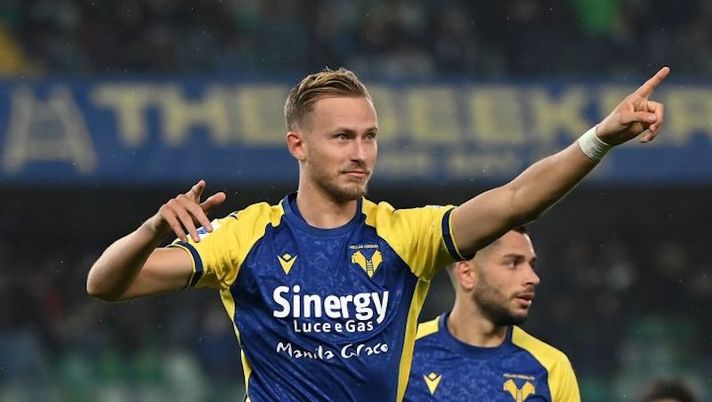VERONA, ITALY - NOVEMBER 22: Antonin Barak of Hellas Verona celebrates after scoring the opening goal during the Serie A match between Hellas and Empoli FC at Stadio Marcantonio Bentegodi on November 22, 2021 in Verona, Italy. (Photo by Alessandro Sabattini/Getty Images) L’Arena: “Barak, indispensabile la sua presenza contro l’Atalanta. Questa la sua gestione” - immagine 1