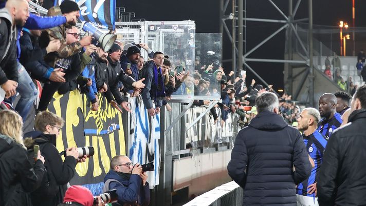 Gds – “Tirate fuori i c……i”: Inter sotto la curva dopo la sconfitta a Spezia - immagine 1