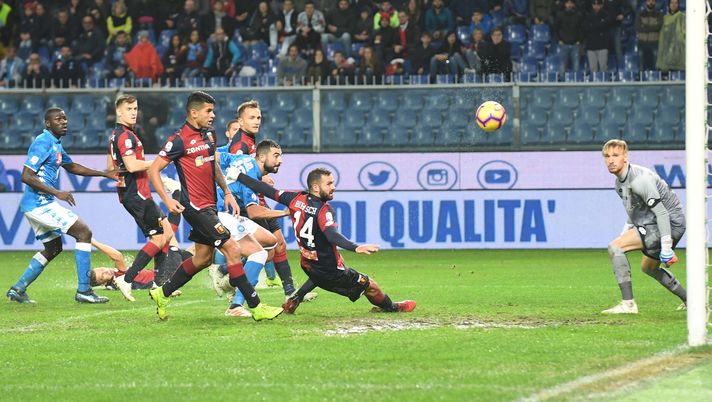 GENOA, ITALY - NOVEMBER 10: Raul Albiol of Napoli scores the 1-2 goal during the Serie A match between Genoa CFC and SSC Napoli at Stadio Luigi Ferraris on November 10, 2018 in Genoa, Italy.  (Photo by Ciro Sarpa  SSC NAPOLI/SSC NAPOLI via Getty Images) 