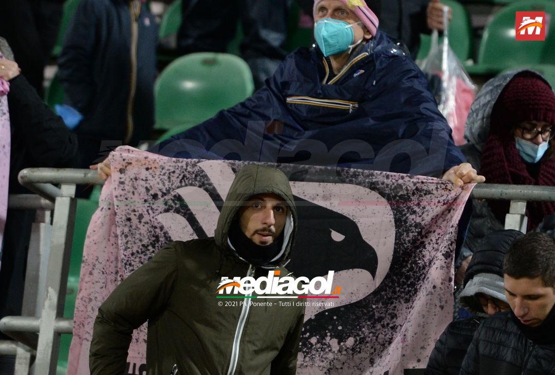 FOTO, i tifosi allo stadio per Palermo – Monopoli 2-1 (Gallery) - immagine 10