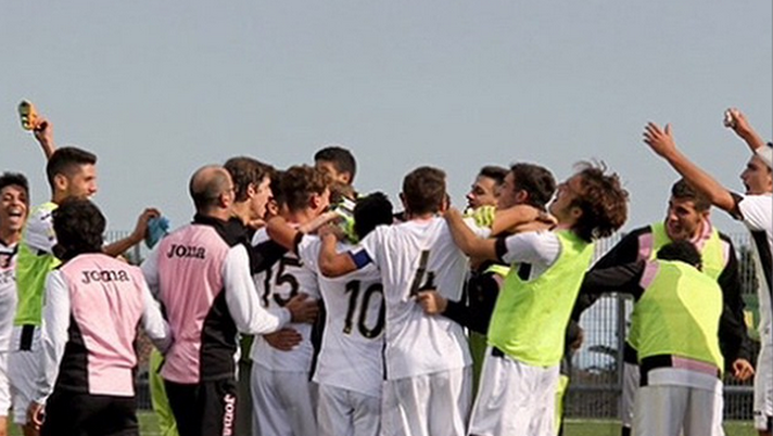 Palermo: non solo Ferchichi, anche Toscano si prepara ad essere convocato in prima squadra. Ha già scelto il numero di maglia  Palermo: non solo Ferchichi, anche Toscano si prepara ad essere convocato in prima squadra. Ha già scelto il numero di maglia