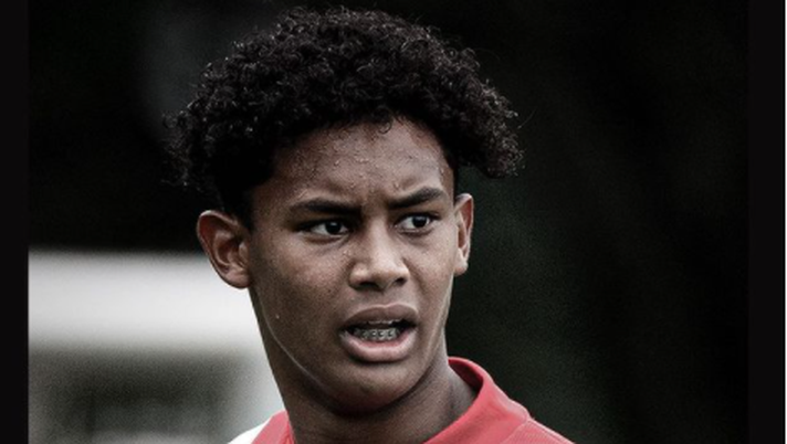 Tragedia nell’Ajax, Noah Gesser è morto in un incidente stradale: aveva 16 anni 