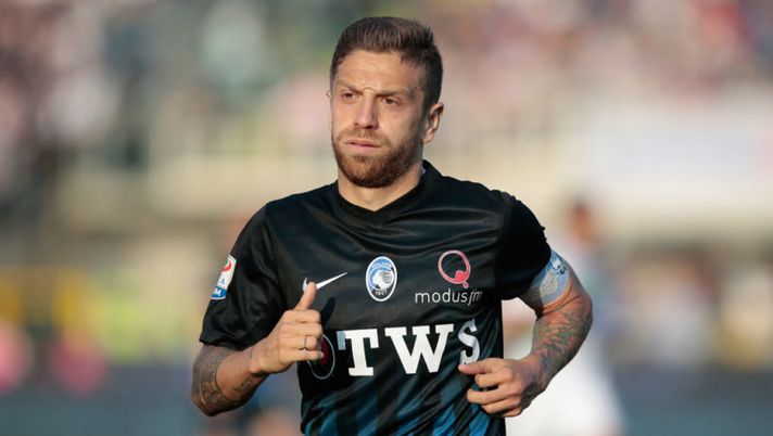 BERGAMO, ITALY - APRIL 08: Alejandro Dario Gomez of Atalanta BC looks on during the Serie A match between Atalanta BC and US Sassuolo at Stadio Atleti Azzurri d'Italia on April 8, 2017 in Bergamo, Italy. (Photo by Emilio Andreoli/Getty Images) Atalanta, il Papu Gomez stringe i denti. E Gasp rivoluziona il centrocampo - immagine 1