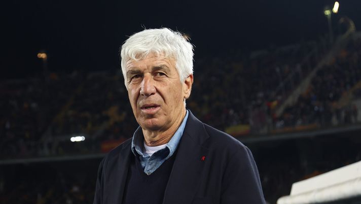 VIDEO – Gasperini nervoso. Litiga con un tifoso e gli lancia un panino - immagine 1