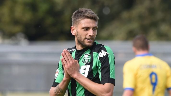 FROSINONE, ITALY - MAY 08:  Domenico Berardi of Sassuolo in action during the Serie A match between Frosinone Calcio and US Sassuolo calcio at Stadio Matusa on May 8, 2016 in Frosinone, Italy.  (Photo by Francesco Pecoraro/Getty Images)  Sassuolo, calano le chance per Politano: si cambia modulo. Da Lirola a Berardi, le ultime - immagine 1
