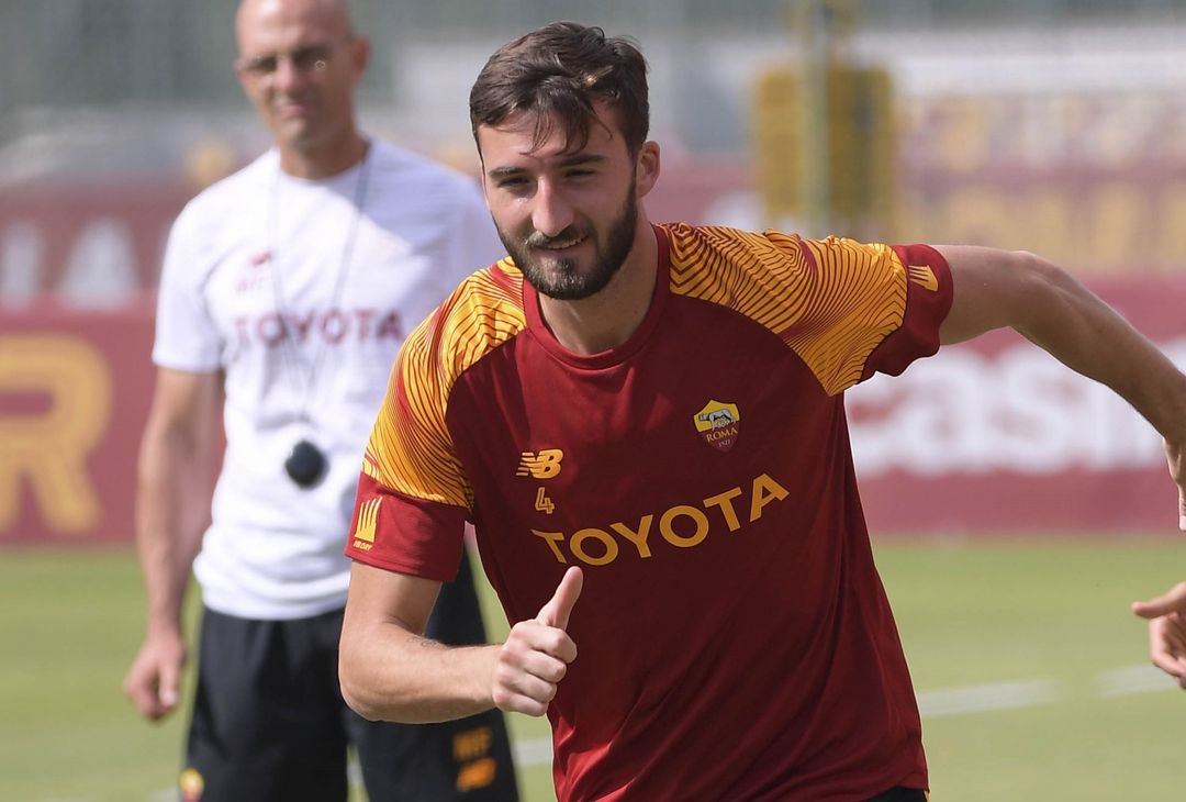 Roma in campo alla vigilia dell’Inter: in gruppo anche Dybala – FOTOGALLERY - immagine 13