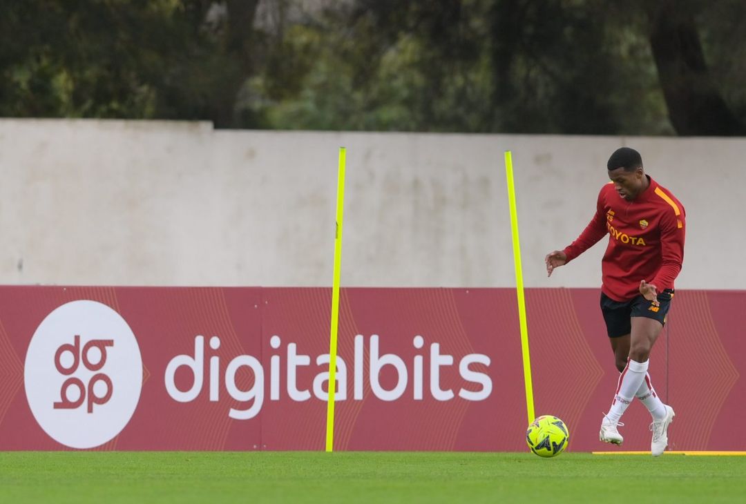 Roma, c’è Wijnaldum in gruppo. E torna anche Rui Patricio – FOTO GALLERY - immagine 33