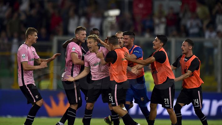PALERMO, ITALY - JUNE 13:  Antonino La Gumina of Palermo celebrates after scoring the equalizing goal during the serie B playoff match final between US Citta di Palermo and Frosinone Calcio at Stadio Renzo Barbera on June 13, 2018 in Palermo, Italy.  (Photo by Tullio M. Puglia/Getty Images) 