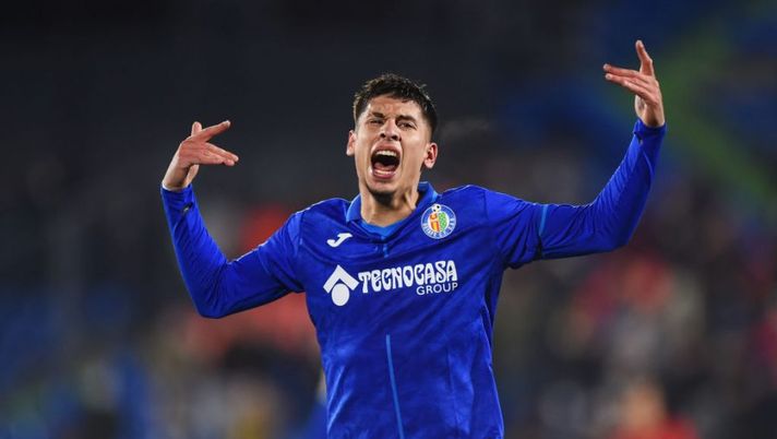 GETAFE, SPAIN - DECEMBER 19: Mathias Olivera of Getafe celebrates their sides first goal during the La Liga Santander match between Getafe CF and CA Osasuna at Coliseum Alfonso Perez on December 19, 2021 in Getafe, Spain. (Photo by Denis Doyle/Getty Images) Sky: “Il Napoli ha già bloccato il terzino Olivera, c’è l’accordo: si tratta per l’anticipo” - immagine 1
