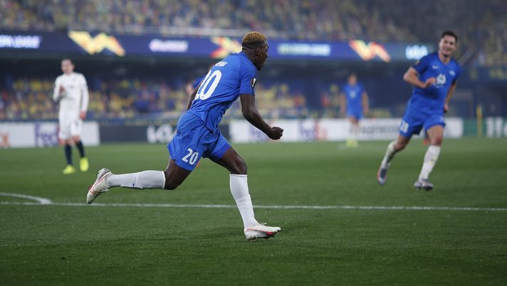 VILLARREAL, SPAIN - FEBRUARY 18: Datro David Fofana of Molde FK celebrates after scoring their sides third goal during the UEFA Europa League Round of 32 match between Molde FK and 1899 Hoffenheim at Estadio de la Ceramica on February 18, 2021 in Villarreal, Spain. Molde FK face 1899 Hoffenheim at a neutral venue in Villarreal after Norway imposed a ban on travellers arriving from Europe in an effort to prevent the spread of Covid-19 variants. (Photo by Eric Alonso/Getty Images) Chelsea, Fofana è a rischio: il suo primo club chiede alla FIFA di bloccare il trasferimento perchè illegale! - immagine 1