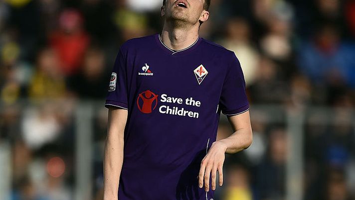 Fiorentina's midfielder from Slovenia Josip Ilicic reacts during the Italian Serie A football match Frosinone vs Fiorentina at the Matusa Stadium in Frosinone on March 20, 2016. AFP PHOTO / FILIPPO MONTEFORTE / AFP / FILIPPO MONTEFORTE (Photo credit should read FILIPPO MONTEFORTE/AFP/Getty Images) FIORENTINA – Tra nuovi titolari e mercato: come cambierà. Rischia Ilicic, caso Borja. G. Rodriguez… - immagine 1