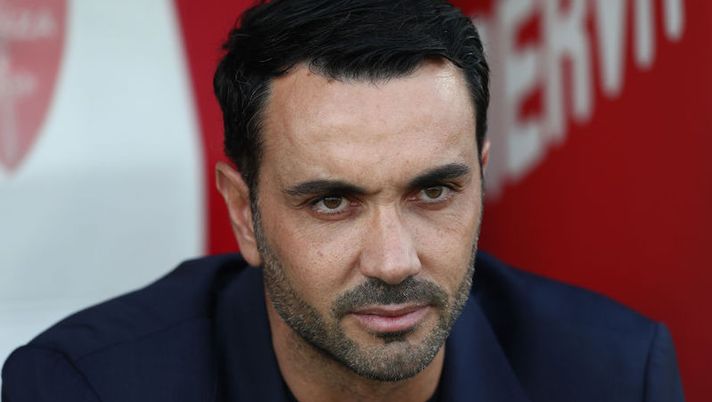 MONZA, ITALY - MARCH 04: Raffaele Palladino, Head Coach of AC Monza looks on prior to the Serie A match between AC Monza and Empoli FC at Stadio Brianteo on March 04, 2023 in Monza, Italy. (Photo by Marco Luzzani/Getty Images) Palladino: “Mota out col Verona, queste le sue condizioni. Quando torna Rovella” - immagine 1