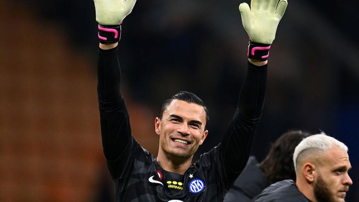 L’Inter gratifica Audero per un altro clean sheet: “Su le mani”. E lui se la ride - immagine 1
