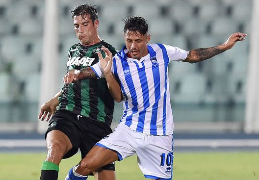 Gianluca Lapadula in amichevole contro il Sassuolo Gianluca Lapadula in amichevole contro il Sassuolo