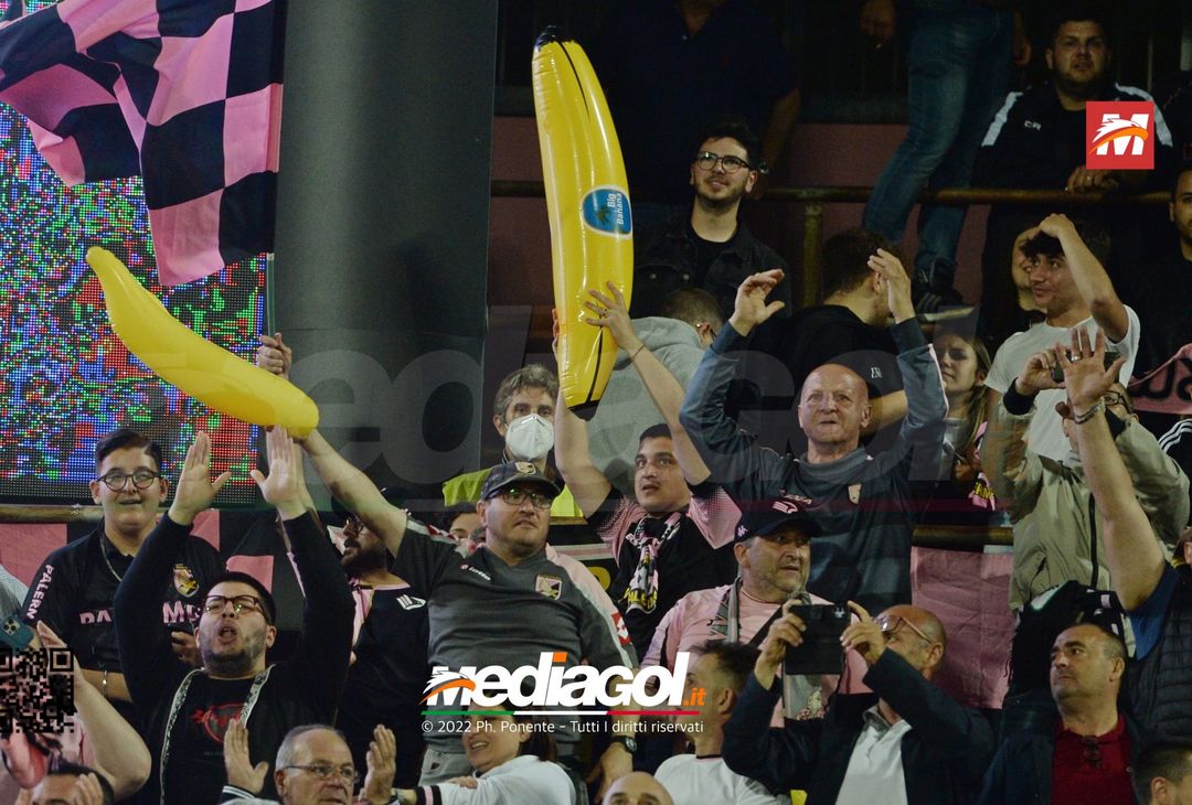 Fototifo, i tifosi allo stadio per Palermo-Virtus Entella 2-2 (gallery) - immagine 147