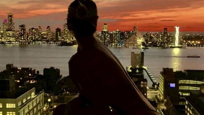 Alessia Marcuzzi nuda sui social: la foto è hot, botto di like. “Scattata da mio marito”  Alessia Marcuzzi nuda sui social: la foto è hot, botto di like. “Scattata da mio marito”