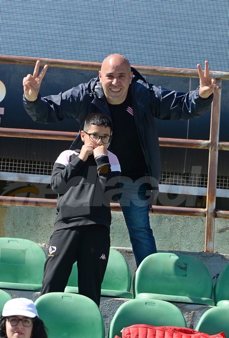 FOTOTIFO Palermo-Benevento 1-1, gli scatti ai tifosi al “Renzo Barbera” (Gallery) - immagine 16