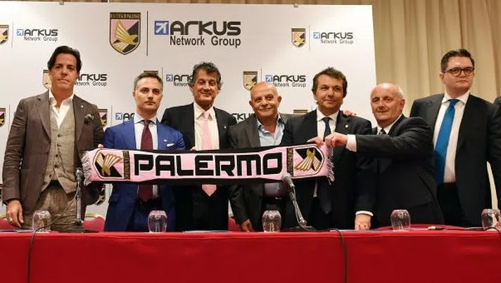 PALERMO, ITALY - MAY 08: (L-R) Daniela De Angeli, Rino Foschi, Walter Tuttolomondo, Vincenzo Macaione, Giuseppe Valente, Salvatore Tuttolomondo, Alessandro Albanese, Roberto Bergamo, Stefano Pistilli and Fabrizio Lucchesi attend a press conference during the presentation of ARKUS Network Group as US Citta' di Palermo new owner at Mondello Palace on May 08, 2019 in Palermo, Italy. (Photo by Tullio M. Puglia/Getty Images)