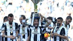 Juventus, Dani Alves rivela il motivo dell’addio: frecciata ad Allegri? La risposta del brasiliano…