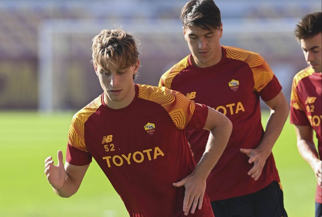 Trigoria, ripresa in vista della Samp: in campo Zaniolo e Karsdorp – FOTO GALLERY - immagine 19
