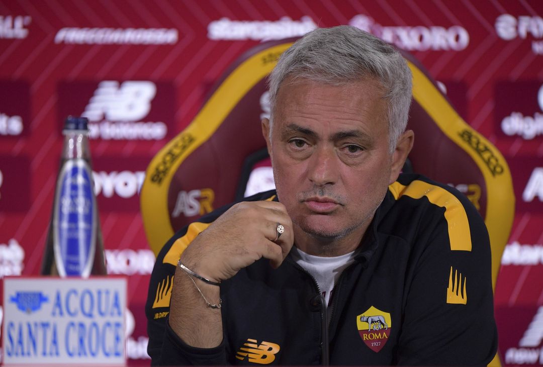 La conferenza stampa di Mourinho alla vigilia di Roma-Napoli – FOTO GALLERY - immagine 10