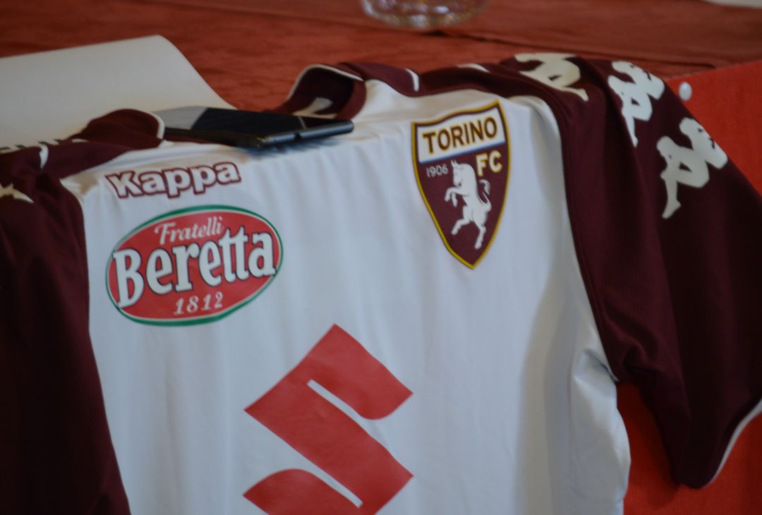 Fotogallery La presentazione delle nuove maglie del Torino Toro News