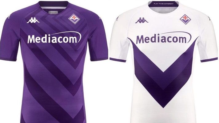 FOTO e VIDEO: le nuove divise della Fiorentina per la stagione 2022-23 - immagine 1