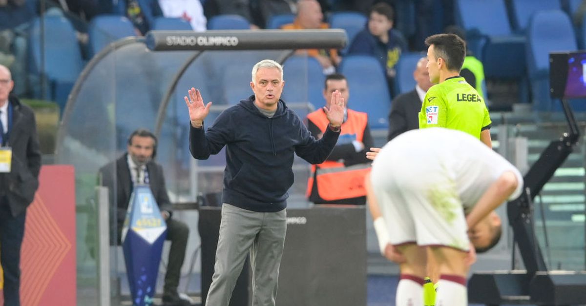 Giudice Sportivo, Due Giornate Di Squalifica A Mourinho - Forzaroma ...