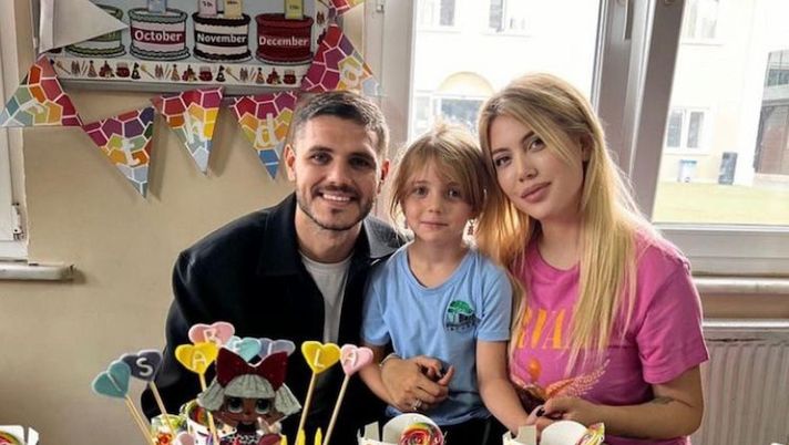 La mamma di Wanda ci crede ancora: compleanno di Isabella, Mauro e la Nara insieme - immagine 1