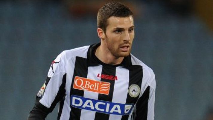 Calciomercato Palermo: urgono rinforzi in difesa. Si valuta Heurtaux dell&#8217;Udinese 