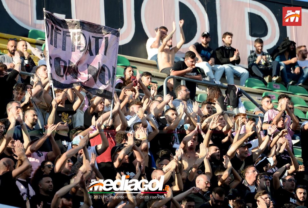 FOTO, i tifosi allo stadio per Palermo – Potenza 2-0 (Gallery) - immagine 35
