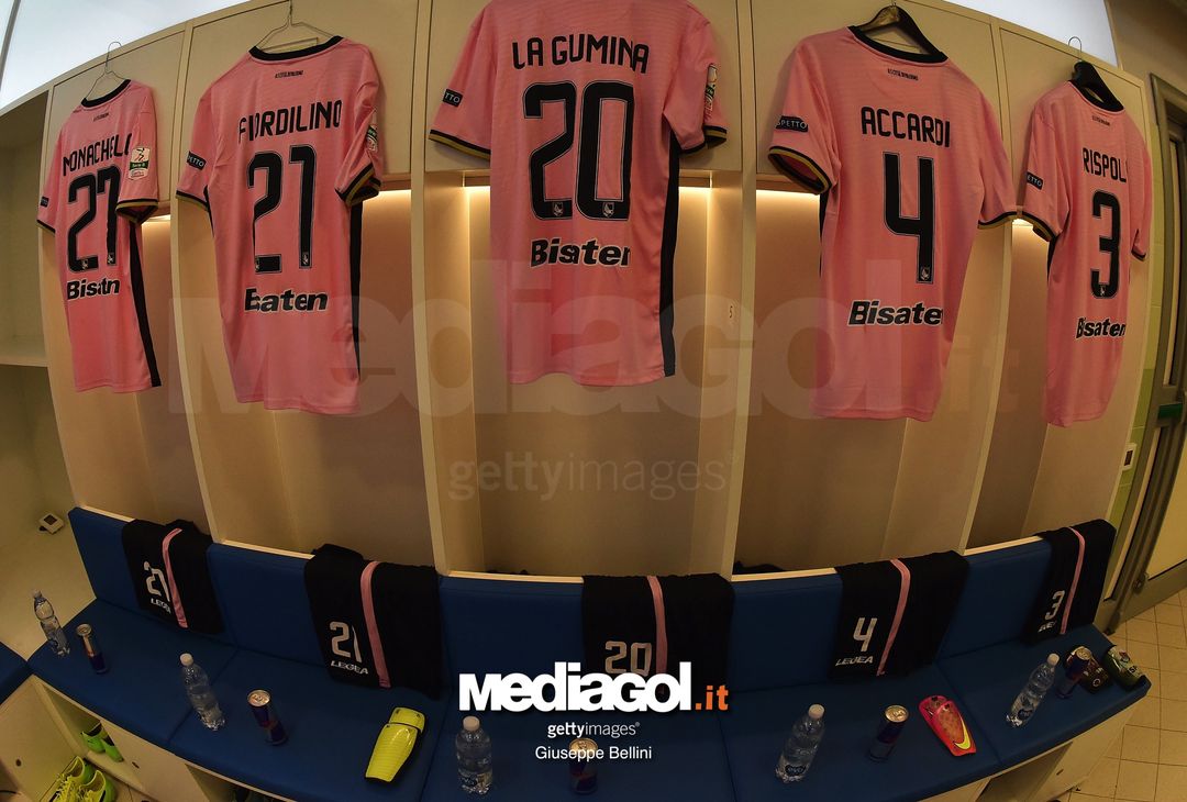  PESCARA, ITALY - NOVEMBER 03:  Dressing room of Città di Palermo FC prior the Serie B match between Pescara Calcio and US Citta di Palermo FC at Stadio Adriatico Giovanni Cornacchia on November 3, 2017 in Pescara, Italy.  (Photo by Giuseppe Bellini/Getty Images) 