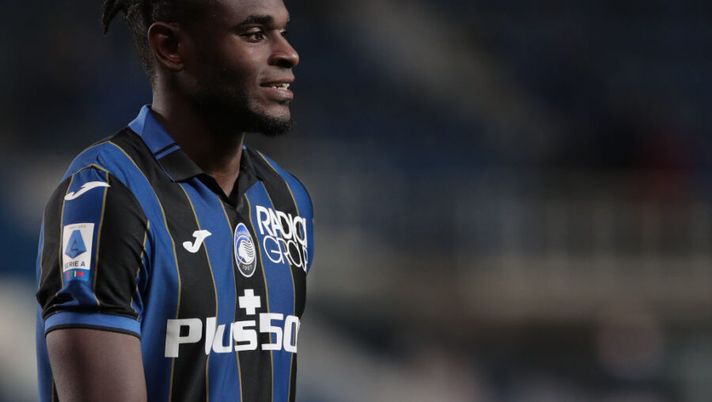BERGAMO, ITALY - SEPTEMBER 21: Duvan Zapata of Atalanta BC smiles during the Serie A match between Atalanta BC and US Sassuolo at Gewiss Stadium on September 21, 2021 in Bergamo, Italy. (Photo by Emilio Andreoli/Getty Images) D.g. Atalanta: “Zapata ieri mangiava l’erba, un po’ alla volta rientrerà. In allenamento…” - immagine 1