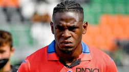 Piccolo inconveniente per Zapata: bloccato in banca dalla vigilanza